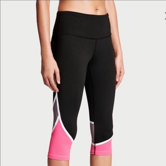 Victoria's Secret Pants - ‼️FINAL VSX victoria sport Capri knockout leggins